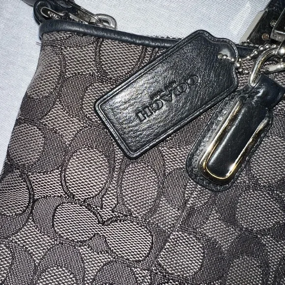 Coach Bag with Original Pattern - Picture 3 of 7